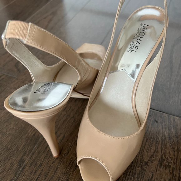 MICHAEL Michael Kors Nude Patent Slingback Pumps - Picture 7 of 7